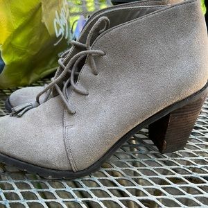Suave beige boot heels